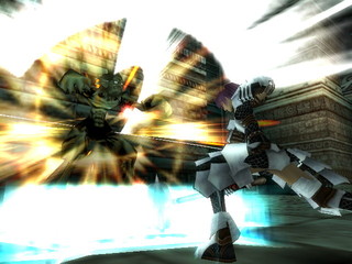 RoL Onlineのゲーム画面「数多の武器を駆使してコンボを叩き込め！」